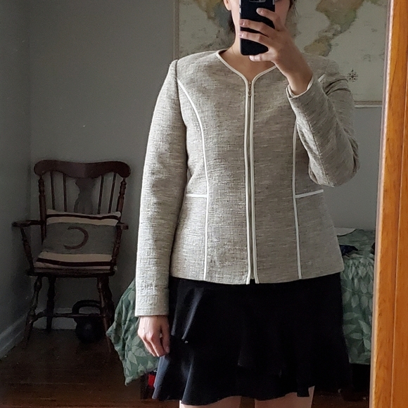 Cotton and Linen Blazer - Picture 2 of 10